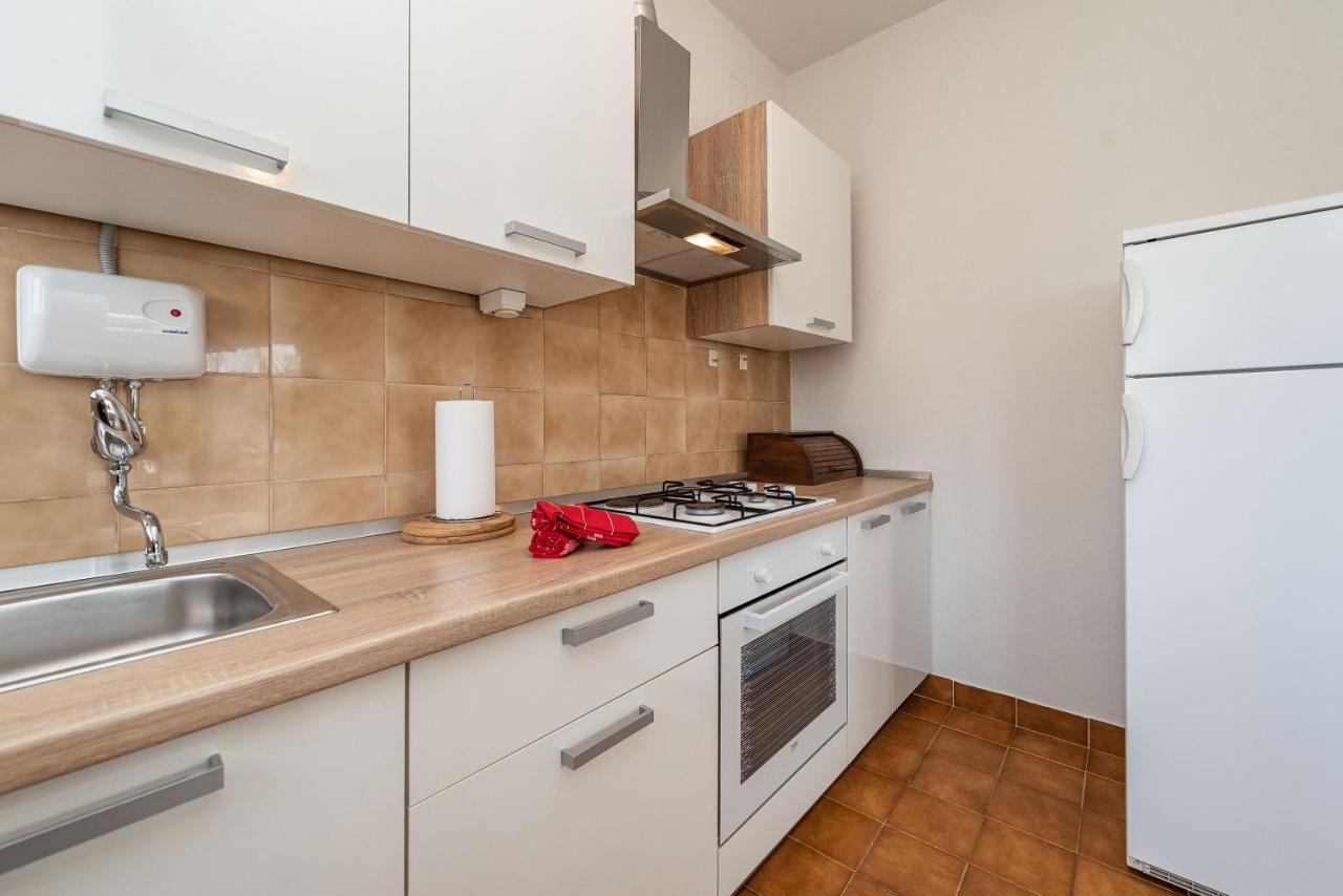 Beachfront Apartment Lostura Turanj Luaran gambar