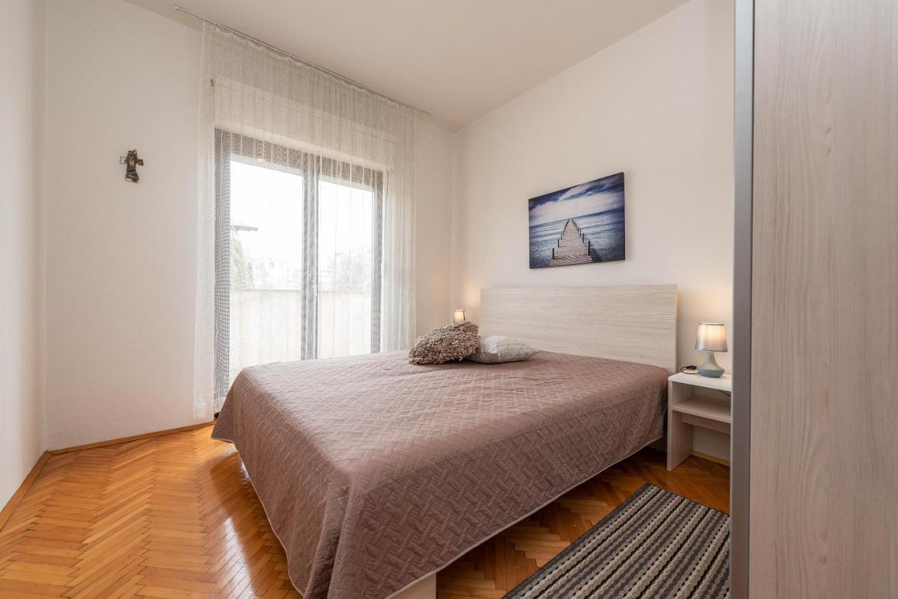 Beachfront Apartment Lostura Turanj Luaran gambar