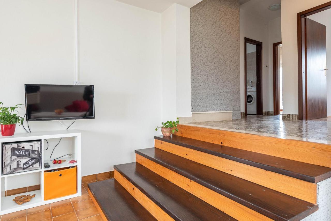 Beachfront Apartment Lostura Turanj Luaran gambar